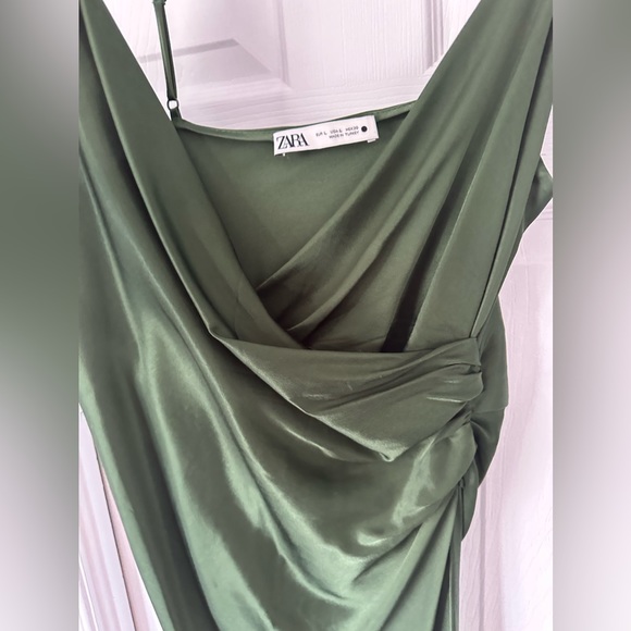 Lingerie style emerald colored dress - Picture 3 of 5